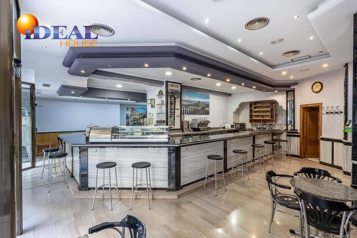 Business for sale in Granada city - € 270,000 (Ref: 9434008)