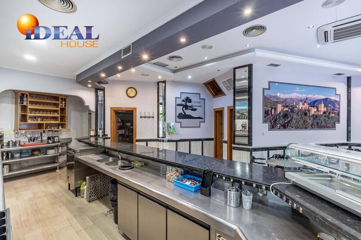 Business for sale in Granada city - € 270,000 (Ref: 9434008)