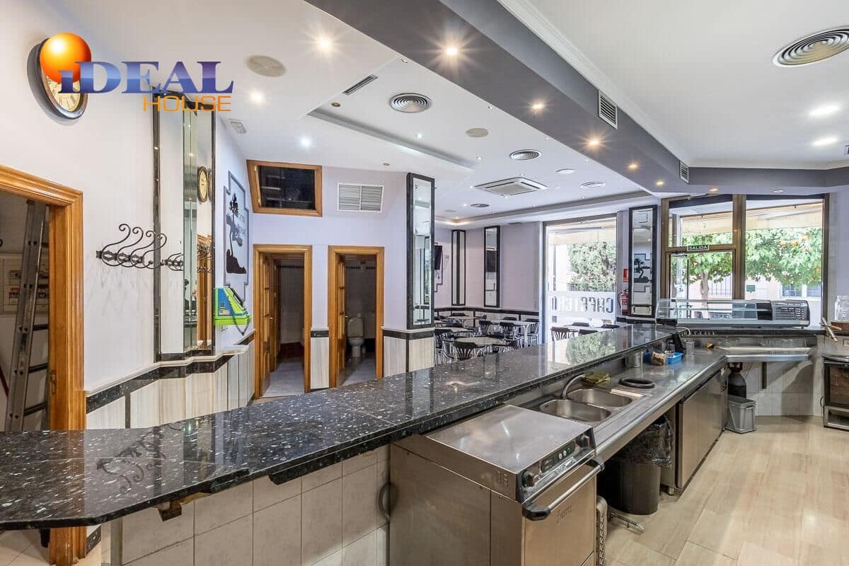 Business for sale in Granada city - € 270,000 (Ref: 9434008)