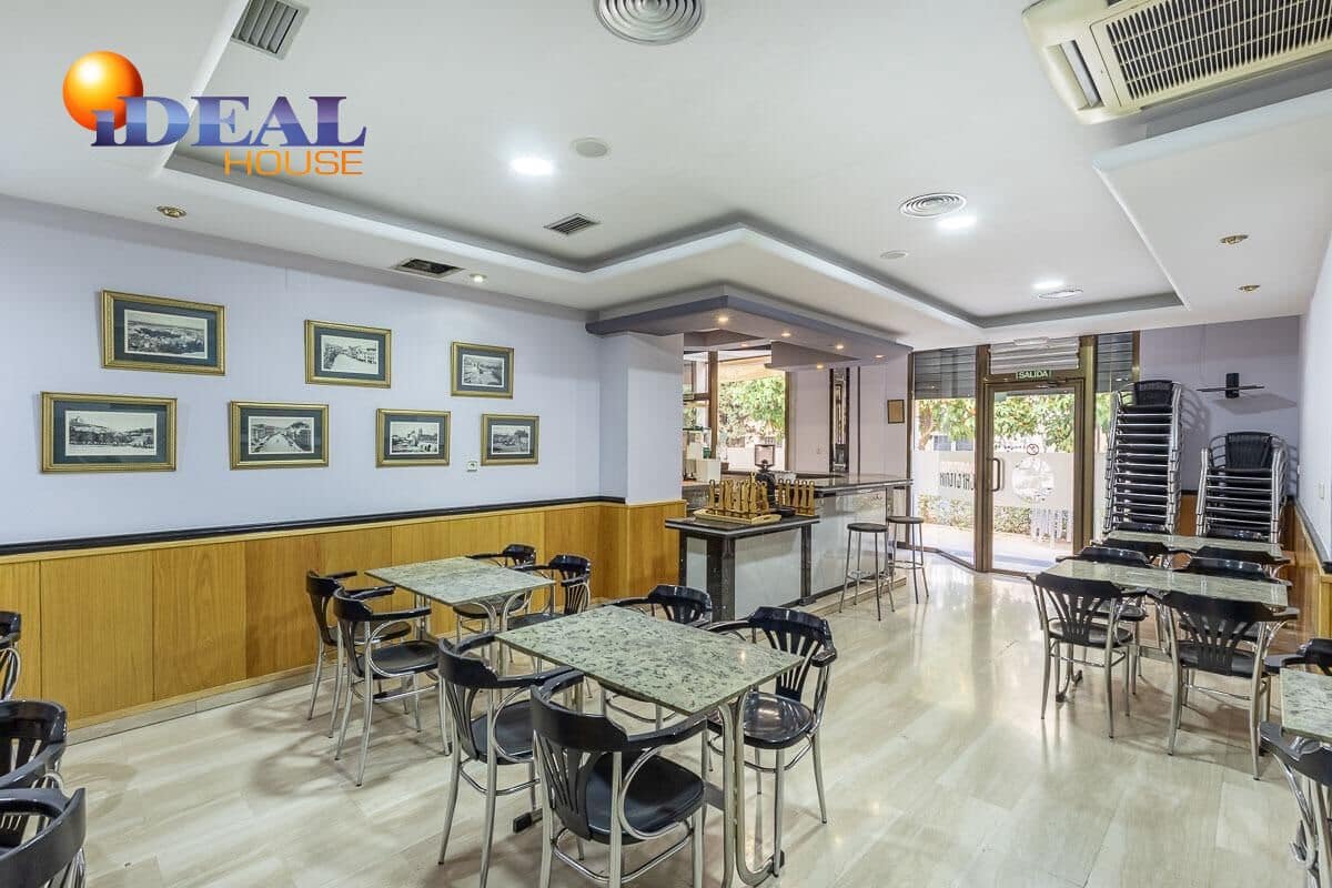 Business for sale in Granada city - € 270,000 (Ref: 9434008)