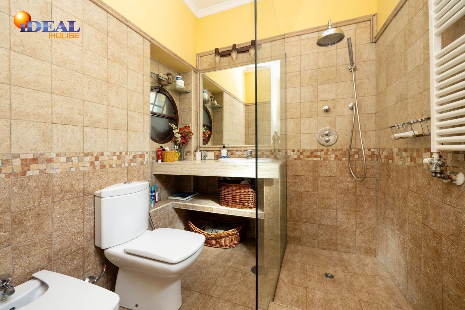 5 makuuhuone Omakotitalo myytävänä paikassa Granada kaupunki mukana 
autotalli - 1 200 000 € (Ref: 9434010)