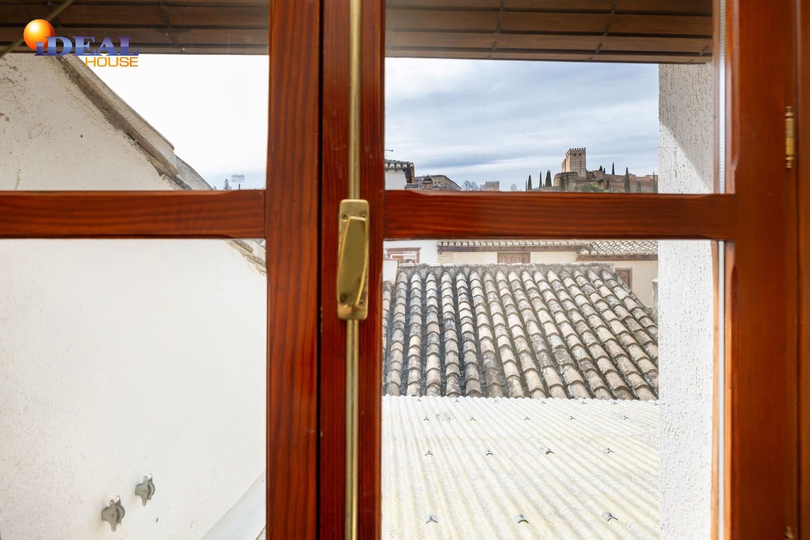 5 makuuhuone Omakotitalo myytävänä paikassa Granada kaupunki mukana 
autotalli - 1 200 000 € (Ref: 9434010)