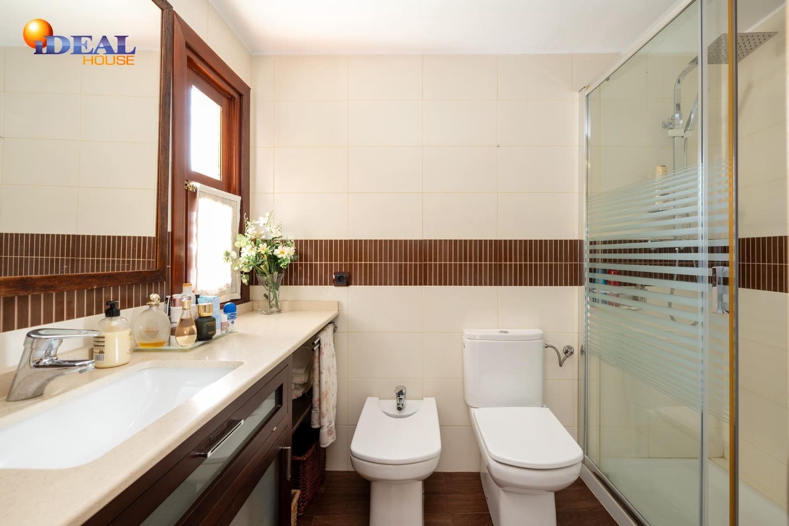 5 makuuhuone Omakotitalo myytävänä paikassa Granada kaupunki mukana 
autotalli - 1 200 000 € (Ref: 9434010)