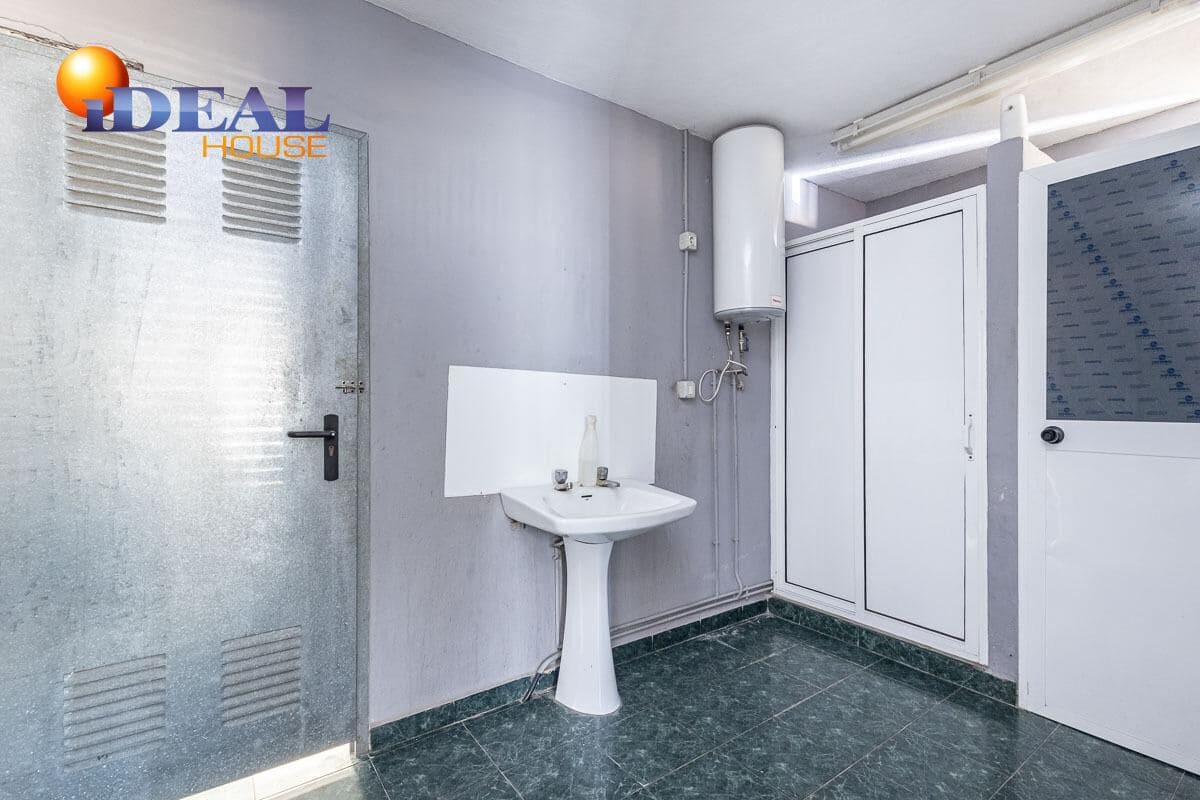 Bedrift til salgs i Alcala la Real med garasje - € 1 449 900 (Ref: 9434011)