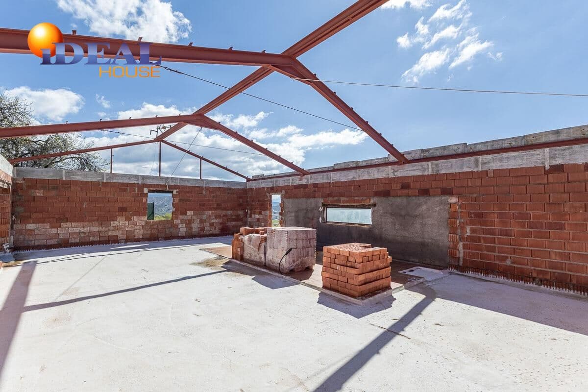 Bedrift til salgs i Alcala la Real med garasje - € 1 449 900 (Ref: 9434011)