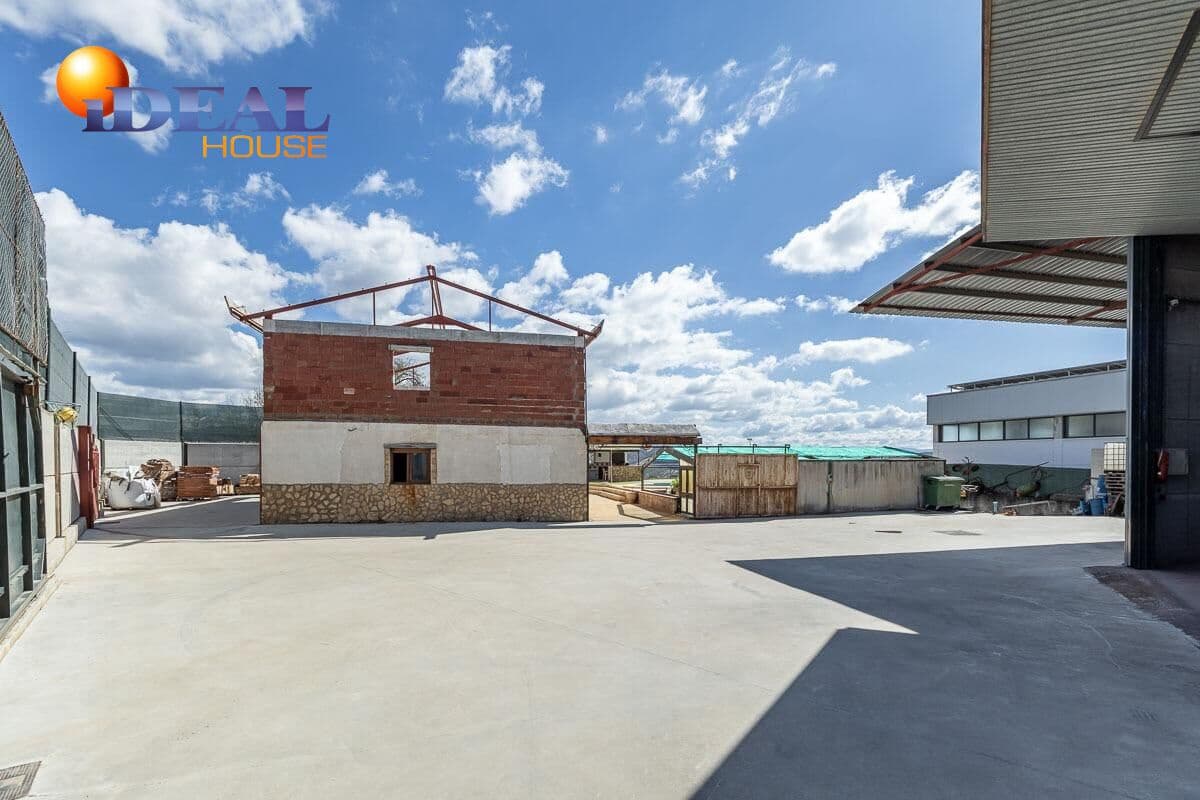 Bedrift til salgs i Alcala la Real med garasje - € 1 449 900 (Ref: 9434011)