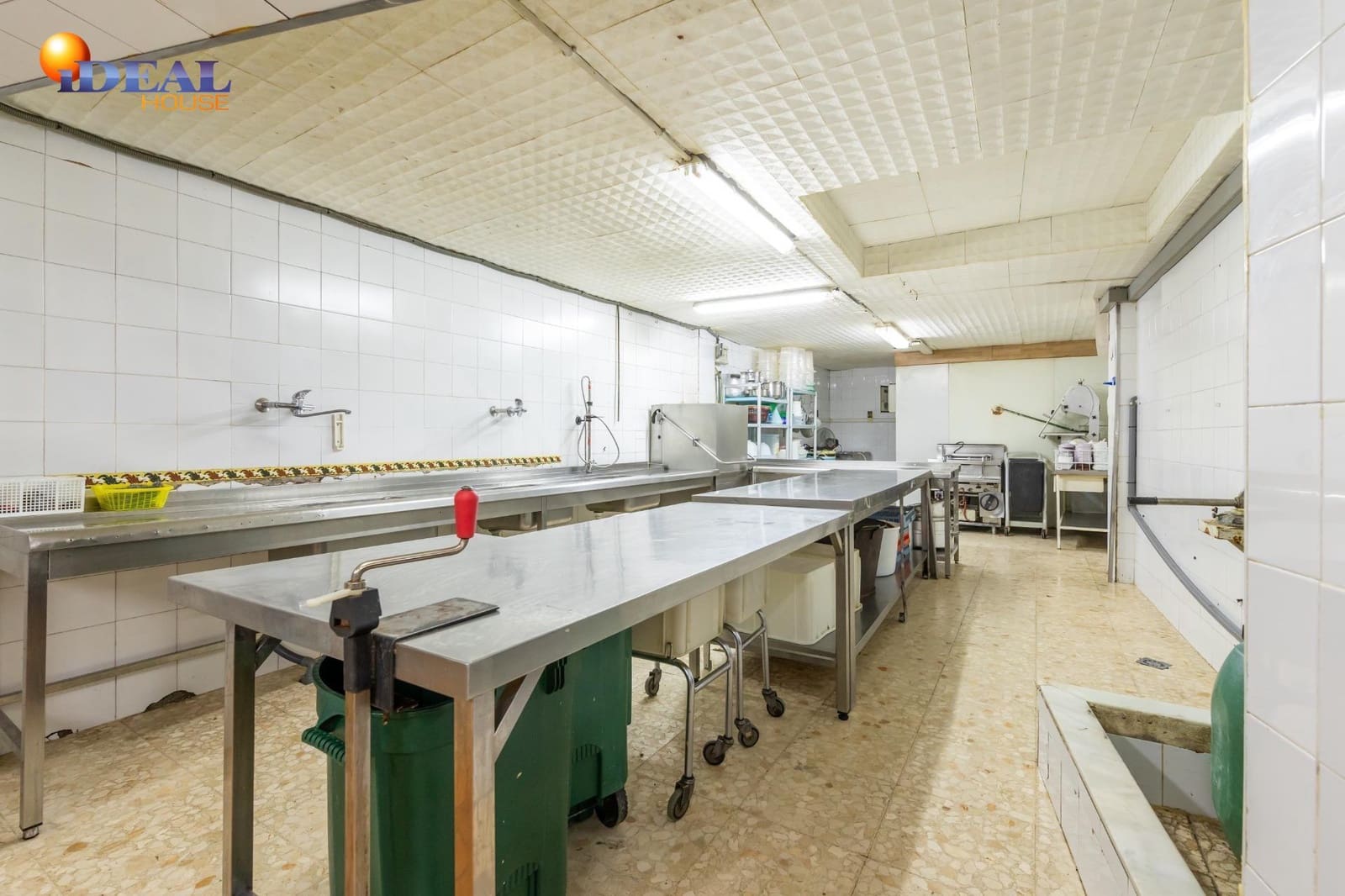 Restaurant/Bar for sale in Huetor Vega - € 1,100,000 (Ref: 9434012)