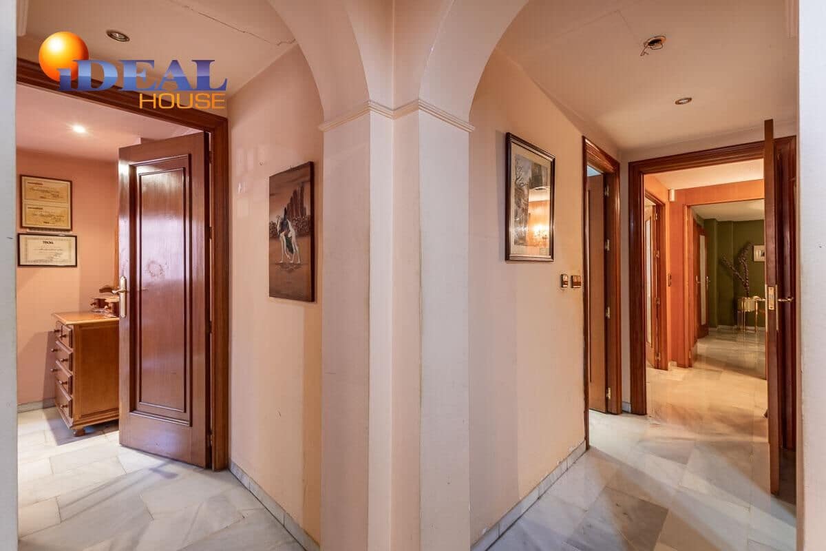 Piso de 3 habitaciones en Granada ciudad en venta con piscina - 1.360.000 € (Ref: 9434013)