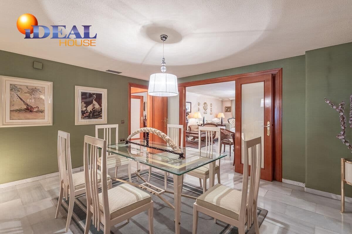 Piso de 3 habitaciones en Granada ciudad en venta con piscina - 1.360.000 € (Ref: 9434013)