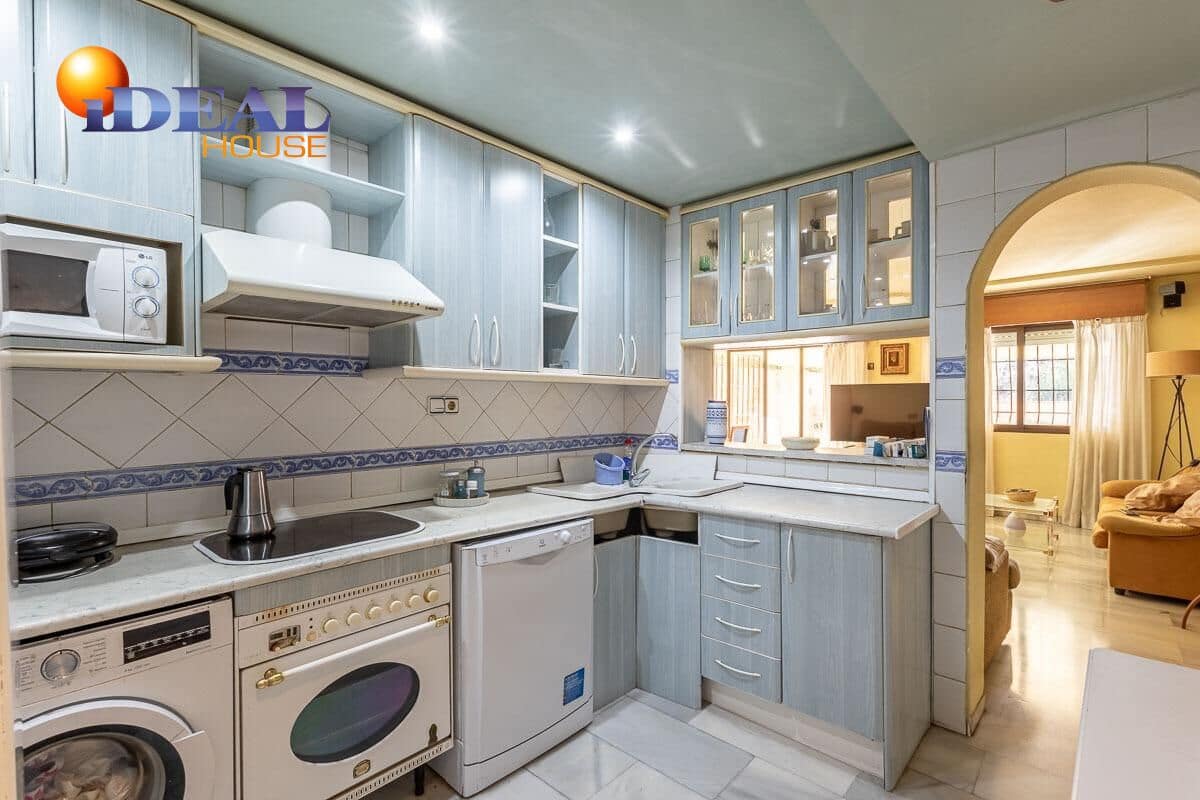 Piso de 3 habitaciones en Granada ciudad en venta con piscina - 1.360.000 € (Ref: 9434013)