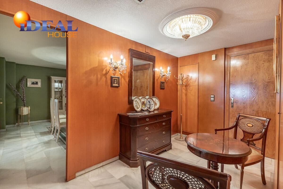 Piso de 3 habitaciones en Granada ciudad en venta con piscina - 1.360.000 € (Ref: 9434013)