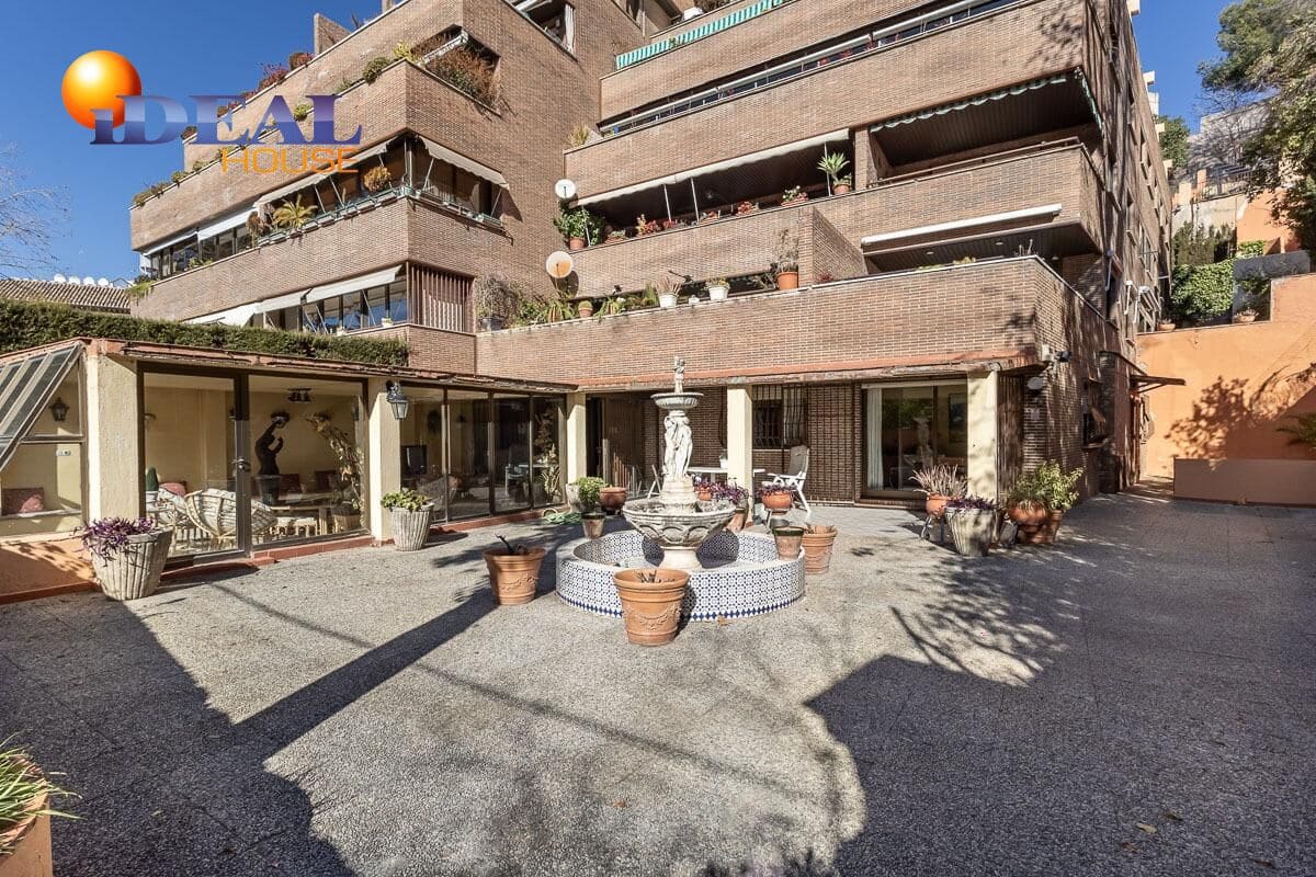 Piso de 3 habitaciones en Granada ciudad en venta con piscina - 1.360.000 € (Ref: 9434013)