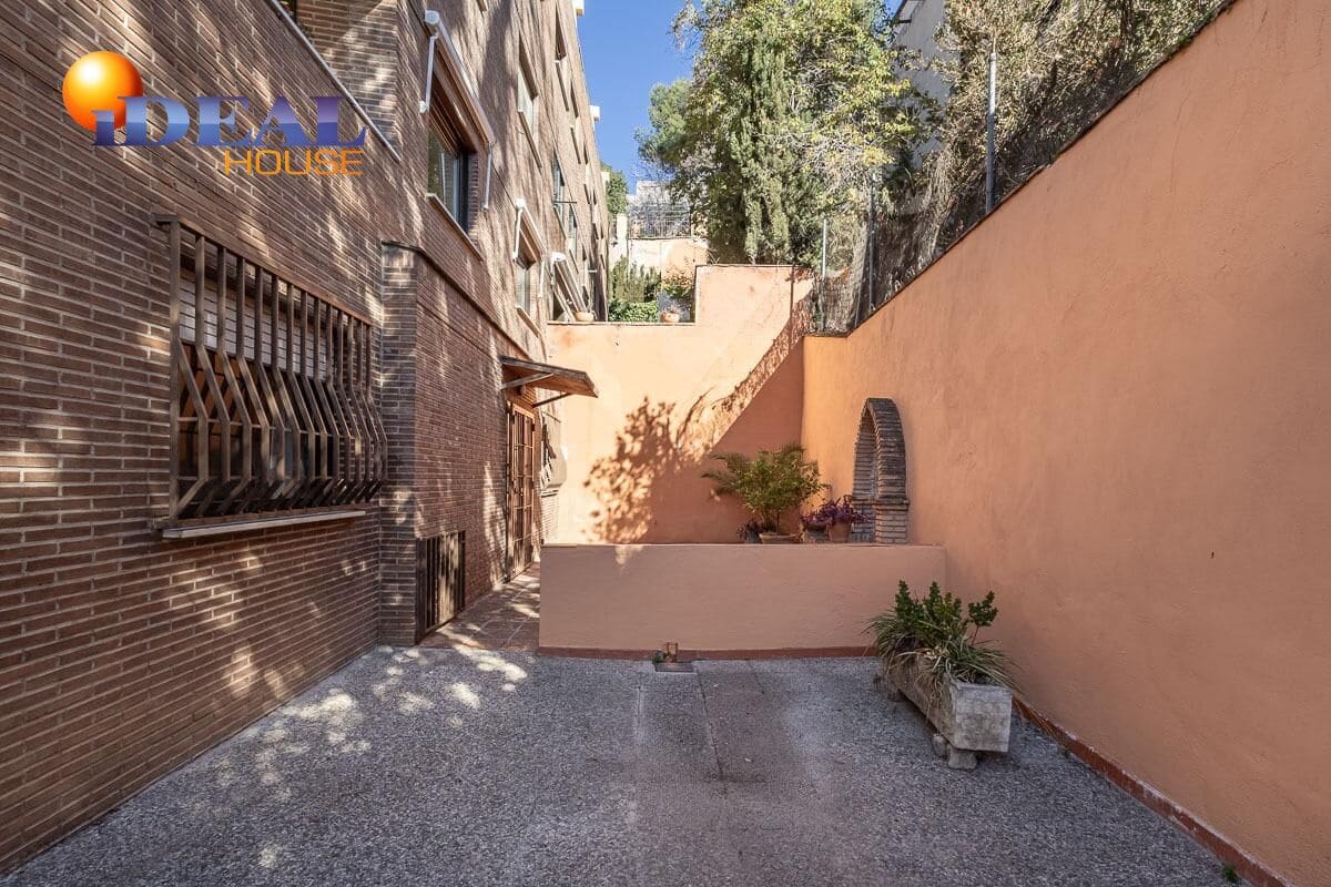 Piso de 3 habitaciones en Granada ciudad en venta con piscina - 1.360.000 € (Ref: 9434013)