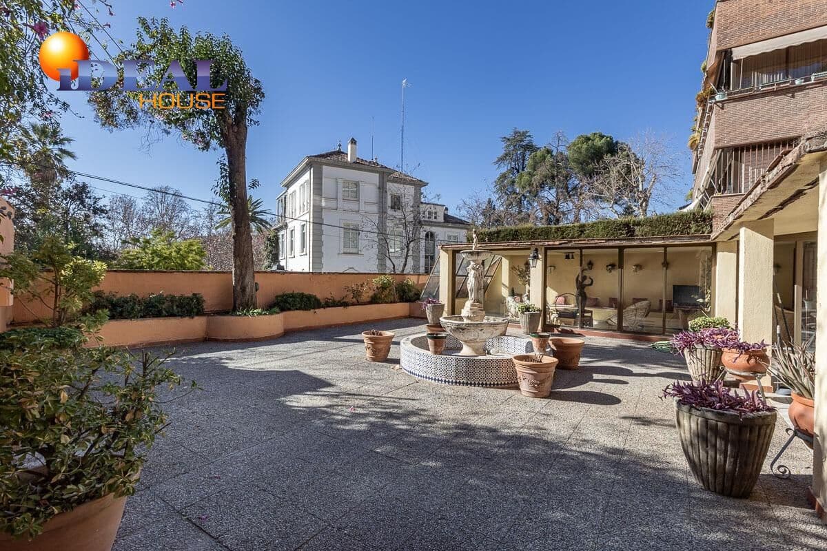 Piso de 3 habitaciones en Granada ciudad en venta con piscina - 1.360.000 € (Ref: 9434013)