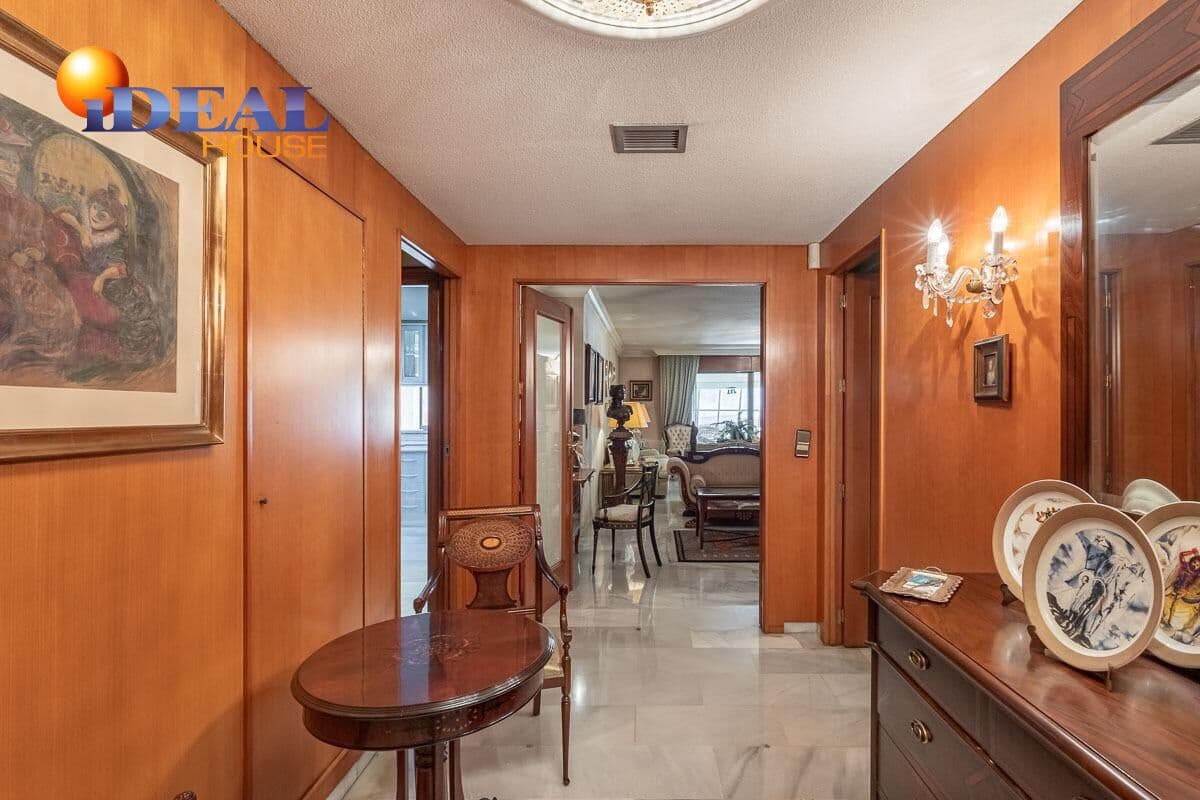 Piso de 3 habitaciones en Granada ciudad en venta con piscina - 1.360.000 € (Ref: 9434013)