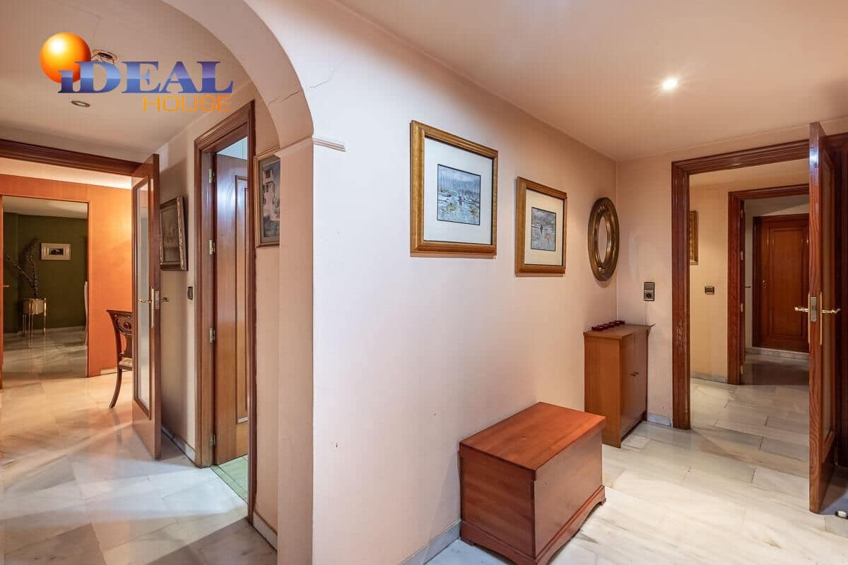 Piso de 3 habitaciones en Granada ciudad en venta con piscina - 1.360.000 € (Ref: 9434013)