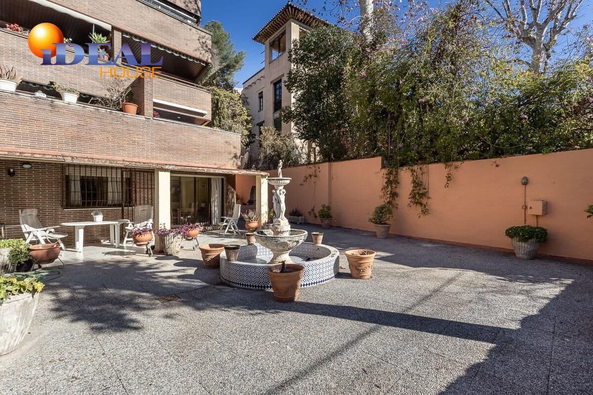 Piso de 3 habitaciones en Granada ciudad en venta con piscina - 1.360.000 € (Ref: 9434013)