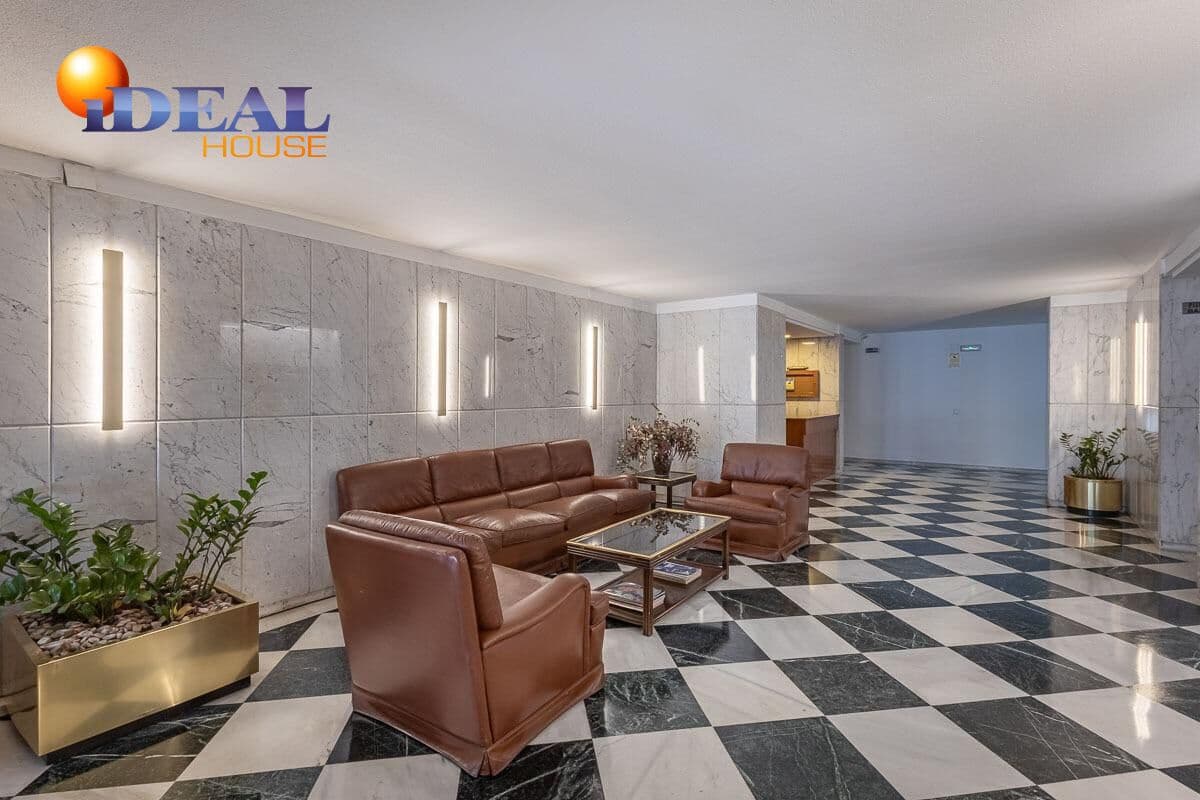 Piso de 3 habitaciones en Granada ciudad en venta con piscina - 1.360.000 € (Ref: 9434013)