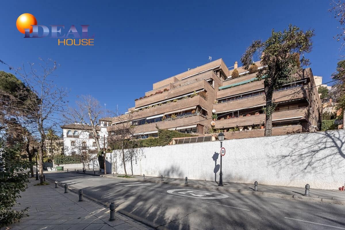Piso de 3 habitaciones en Granada ciudad en venta con piscina - 1.360.000 € (Ref: 9434013)