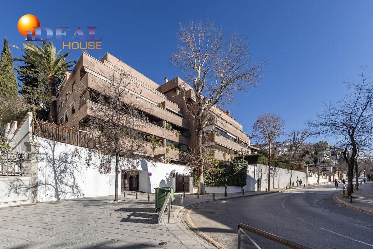 Piso de 3 habitaciones en Granada ciudad en venta con piscina - 1.360.000 € (Ref: 9434013)