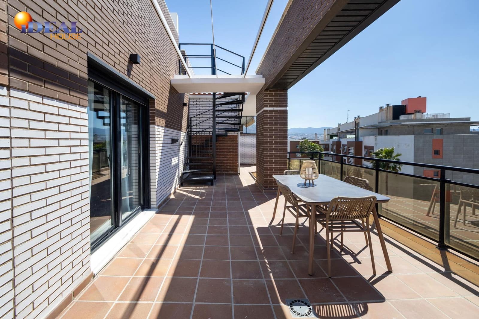 3 slaapkamer Penthouse te koop in Armilla met zwembad garage - € 800.000 (Ref: 9434016)