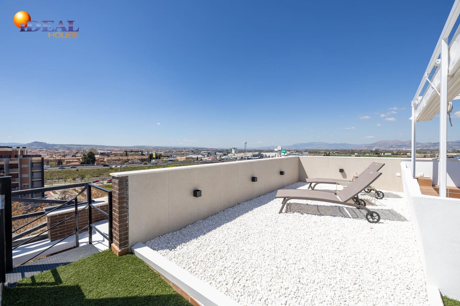 3 slaapkamer Penthouse te koop in Armilla met zwembad garage - € 800.000 (Ref: 9434016)