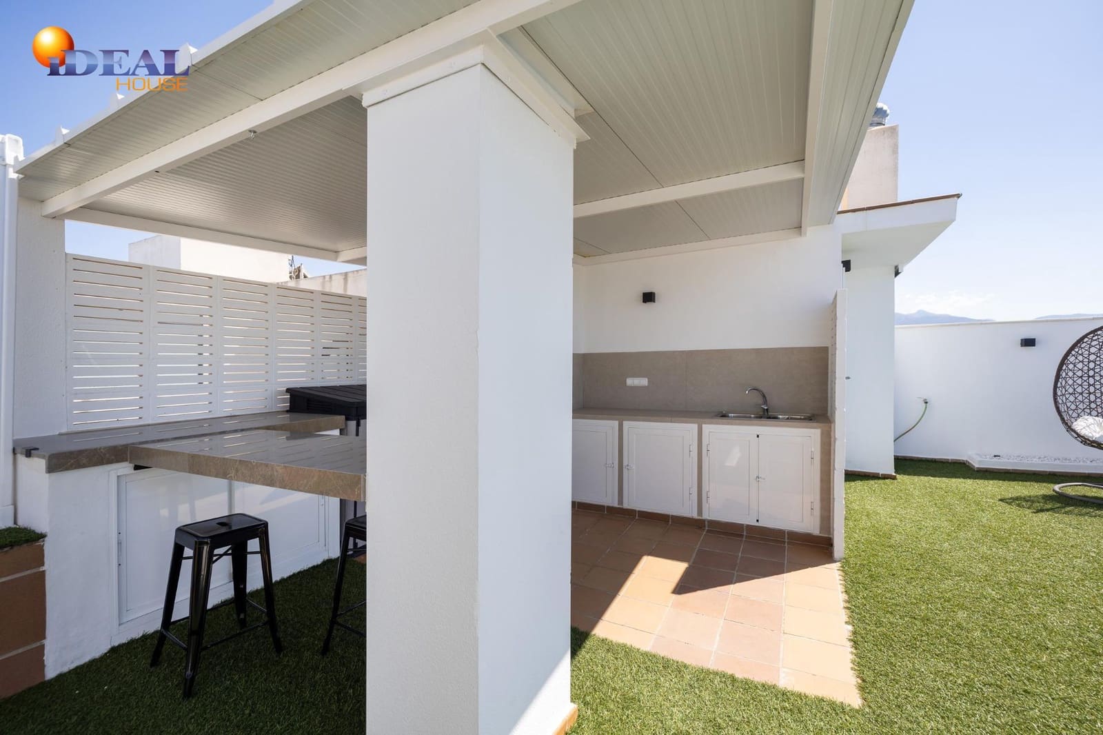 3 slaapkamer Penthouse te koop in Armilla met zwembad garage - € 800.000 (Ref: 9434016)