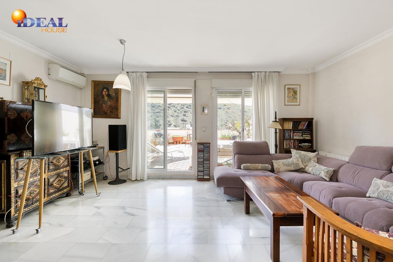 5 makuuhuone Omakotitalo myytävänä paikassa Granada kaupunki mukana uima-altaan 
autotalli - 449 900 € (Ref: 9434019)