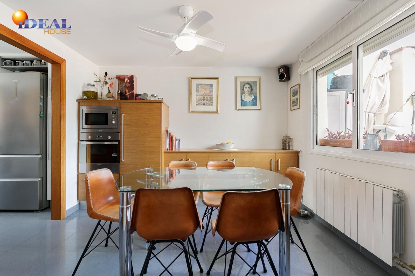 5 makuuhuone Omakotitalo myytävänä paikassa Granada kaupunki mukana uima-altaan 
autotalli - 449 900 € (Ref: 9434019)