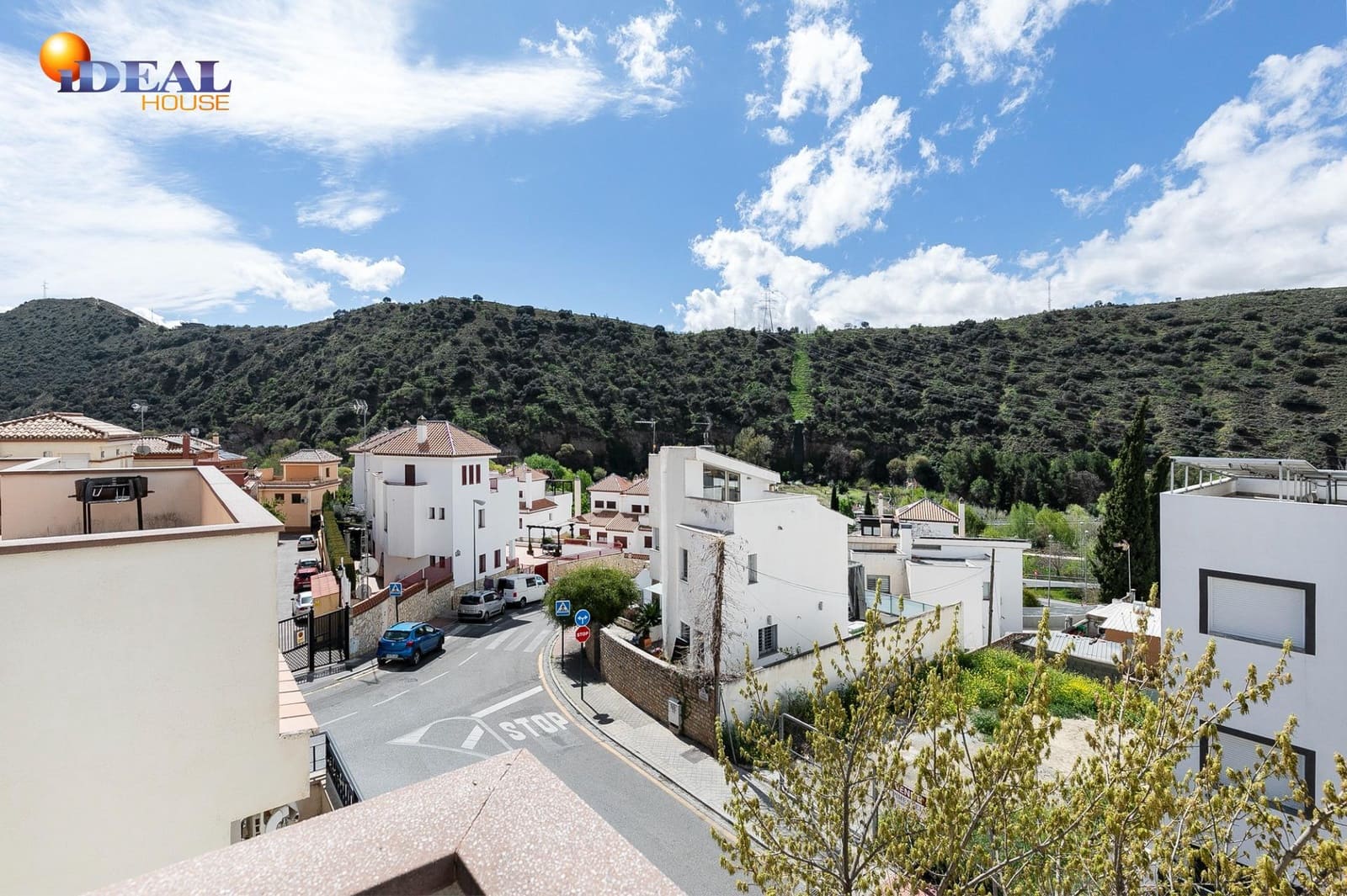 5 makuuhuone Omakotitalo myytävänä paikassa Granada kaupunki mukana uima-altaan 
autotalli - 449 900 € (Ref: 9434019)