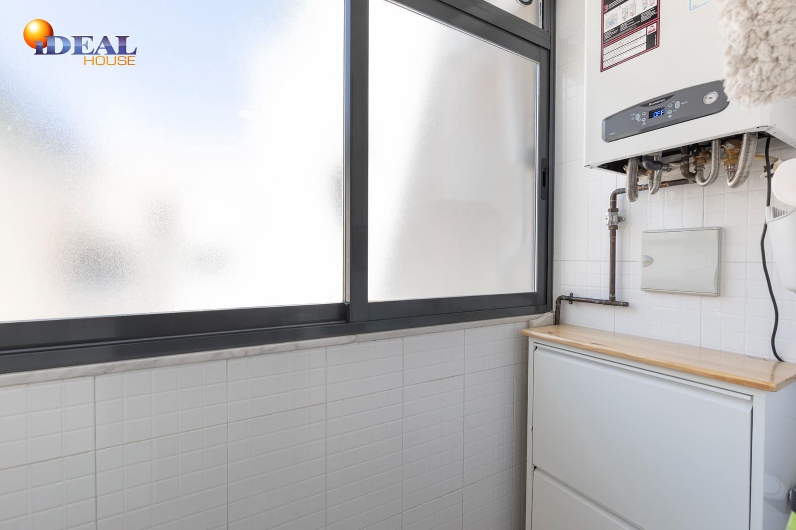 3 bedroom Flat for sale in Granada city with pool garage - € 595,000 (Ref: 9434020)