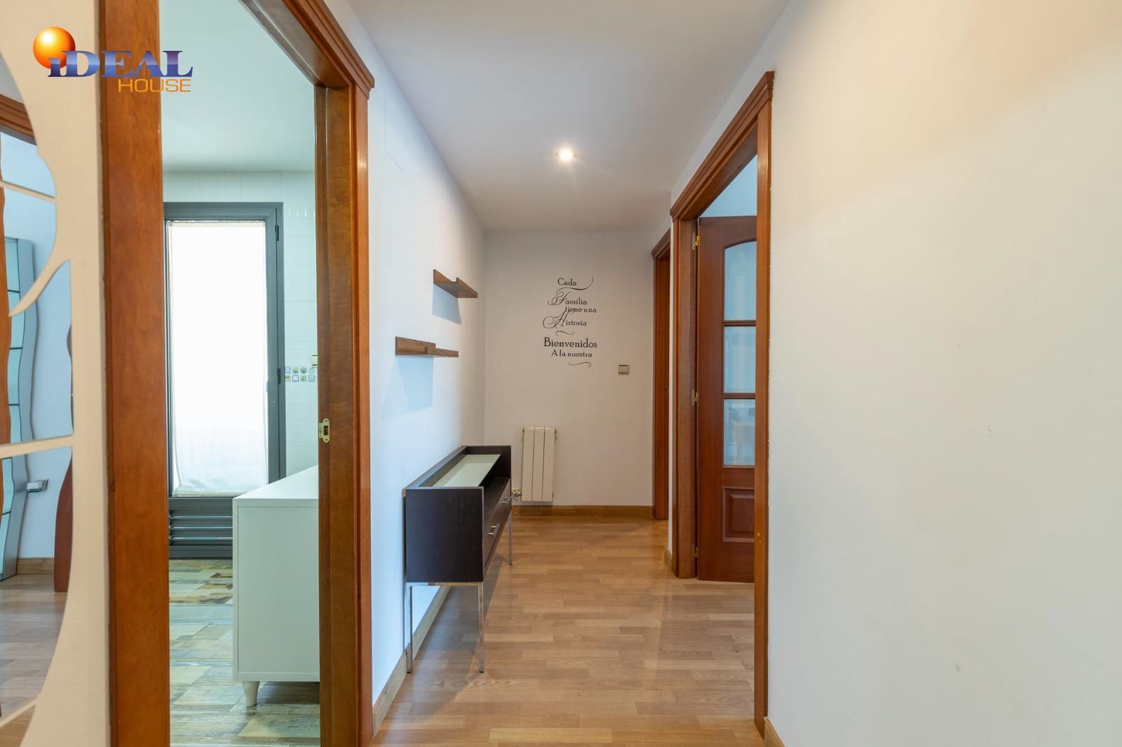 3 bedroom Flat for sale in Granada city with pool garage - € 595,000 (Ref: 9434020)