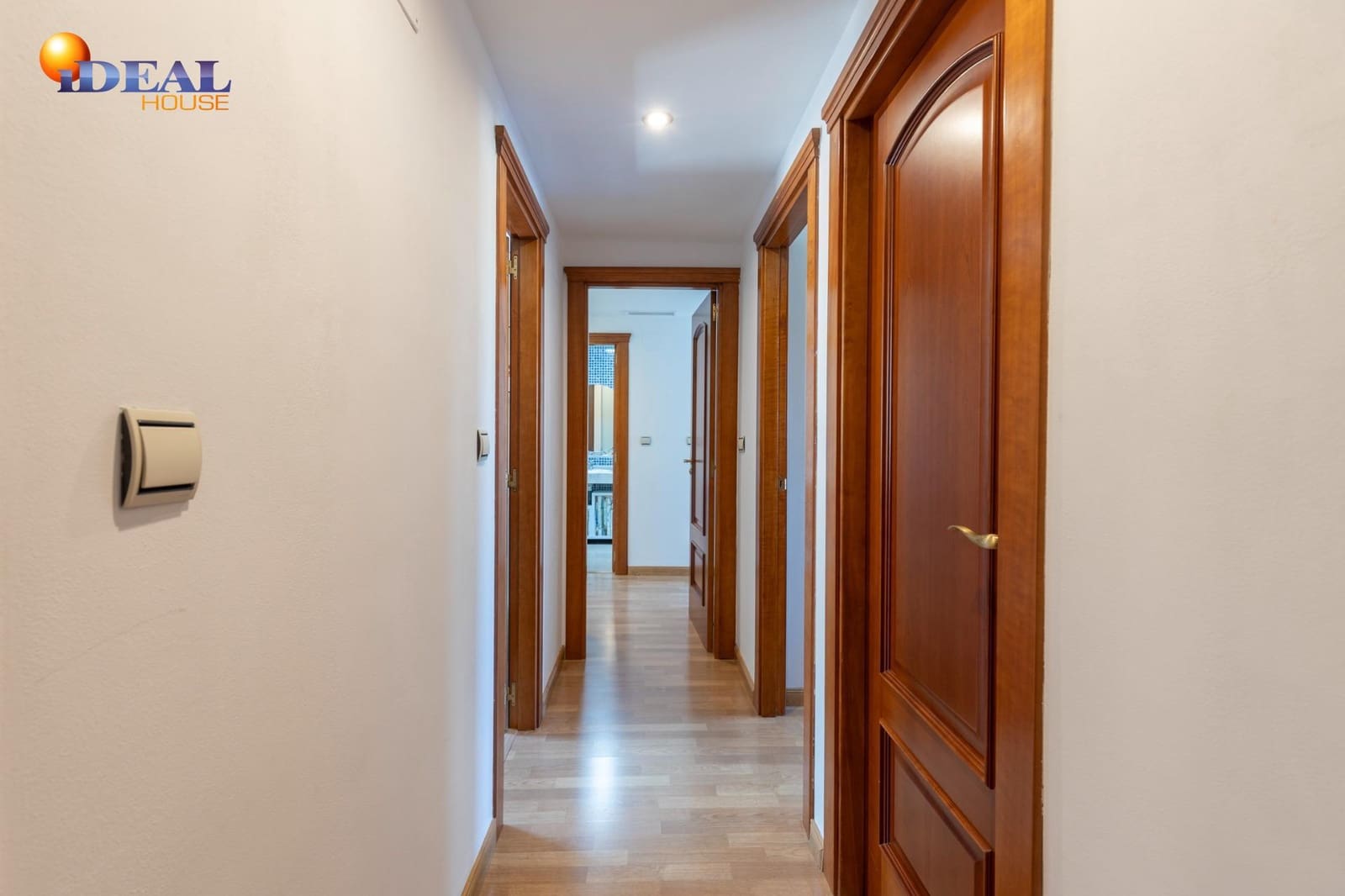 3 bedroom Flat for sale in Granada city with pool garage - € 595,000 (Ref: 9434020)