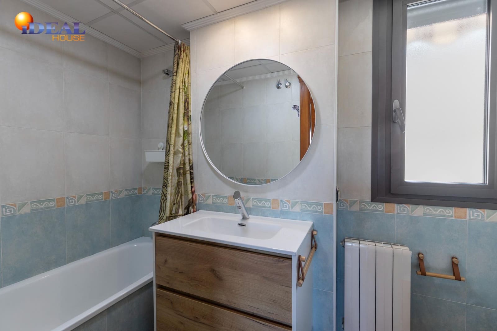 3 bedroom Flat for sale in Granada city with pool garage - € 595,000 (Ref: 9434020)