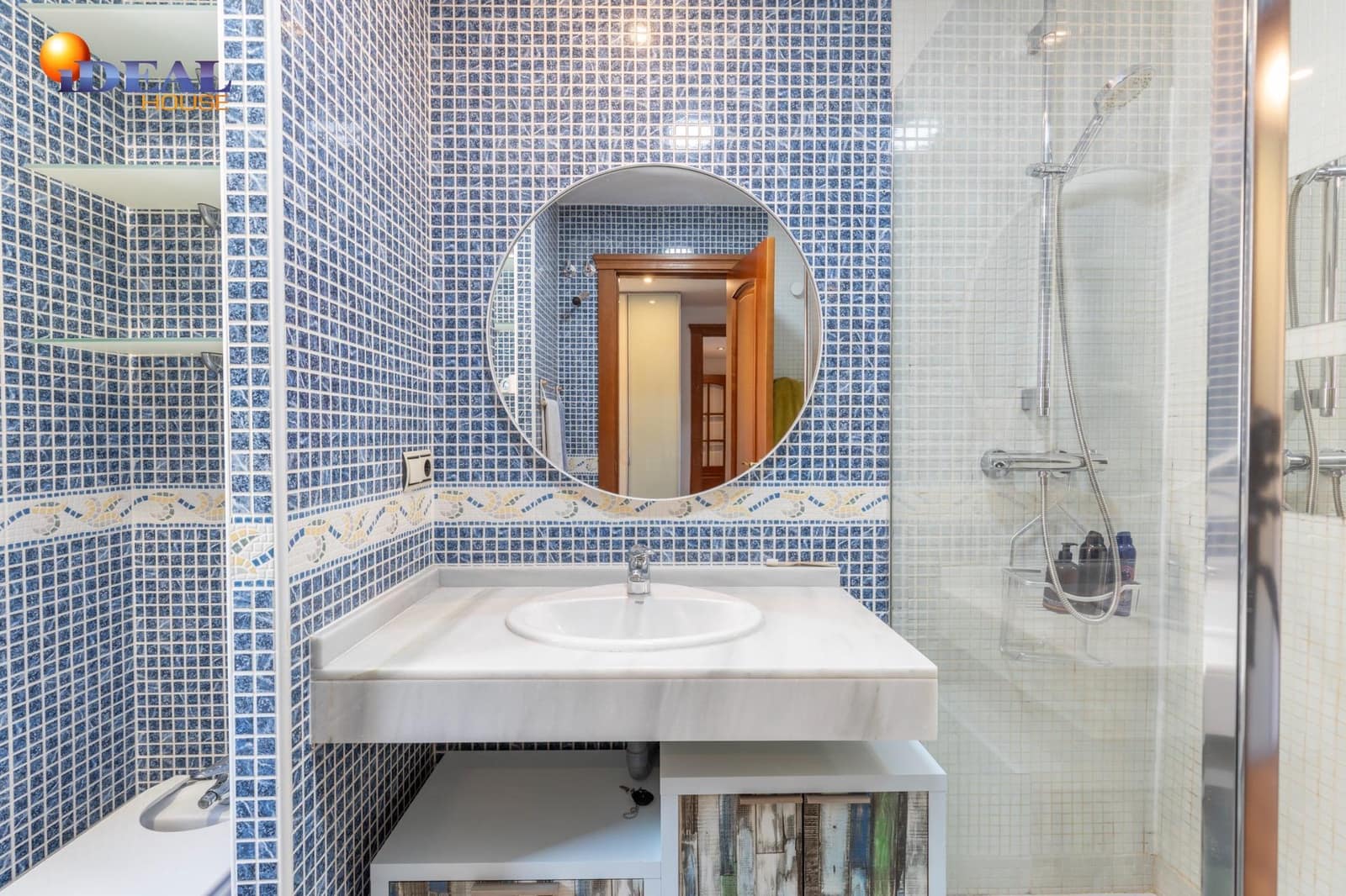 3 bedroom Flat for sale in Granada city with pool garage - € 595,000 (Ref: 9434020)