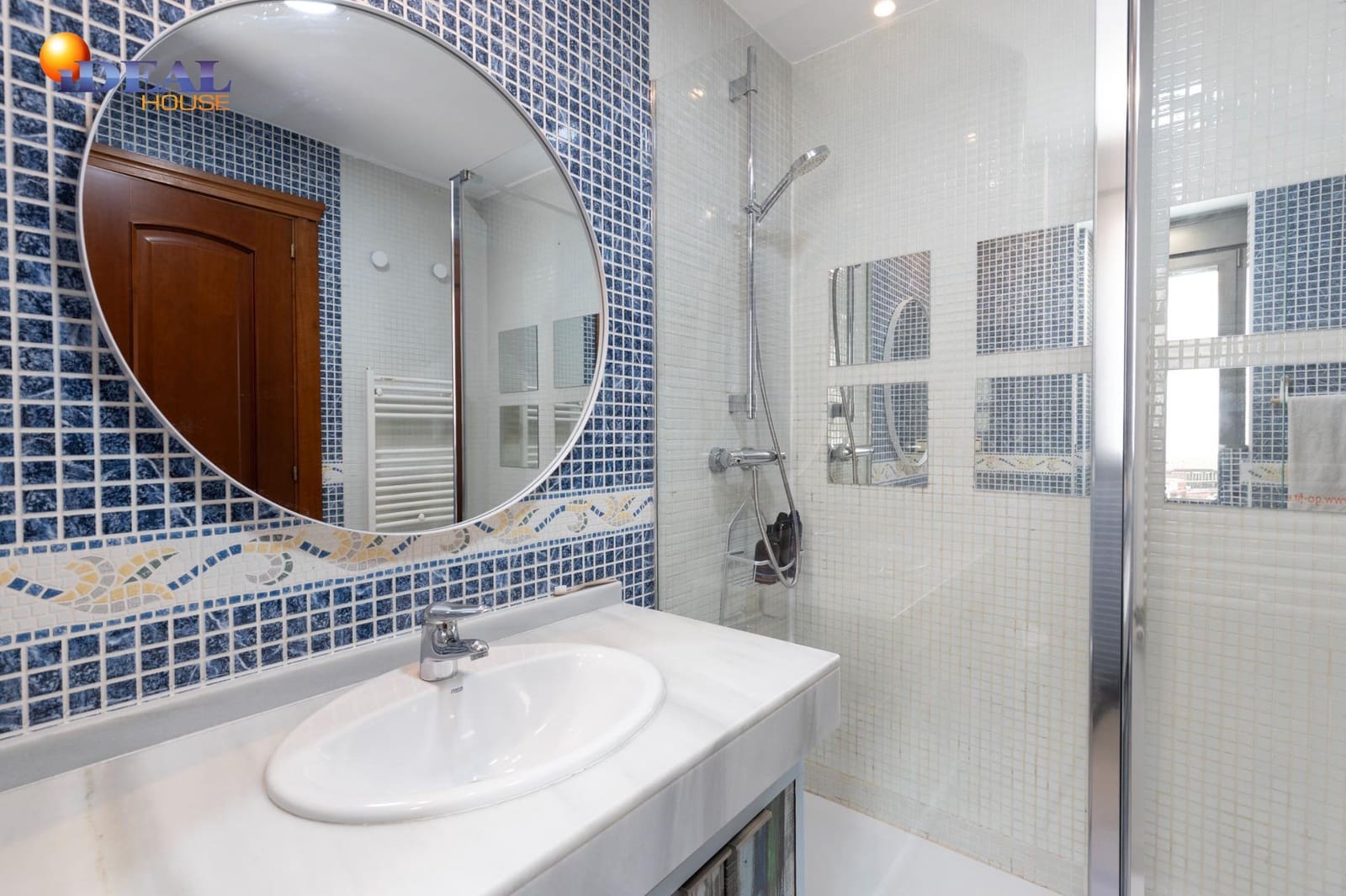 3 bedroom Flat for sale in Granada city with pool garage - € 595,000 (Ref: 9434020)