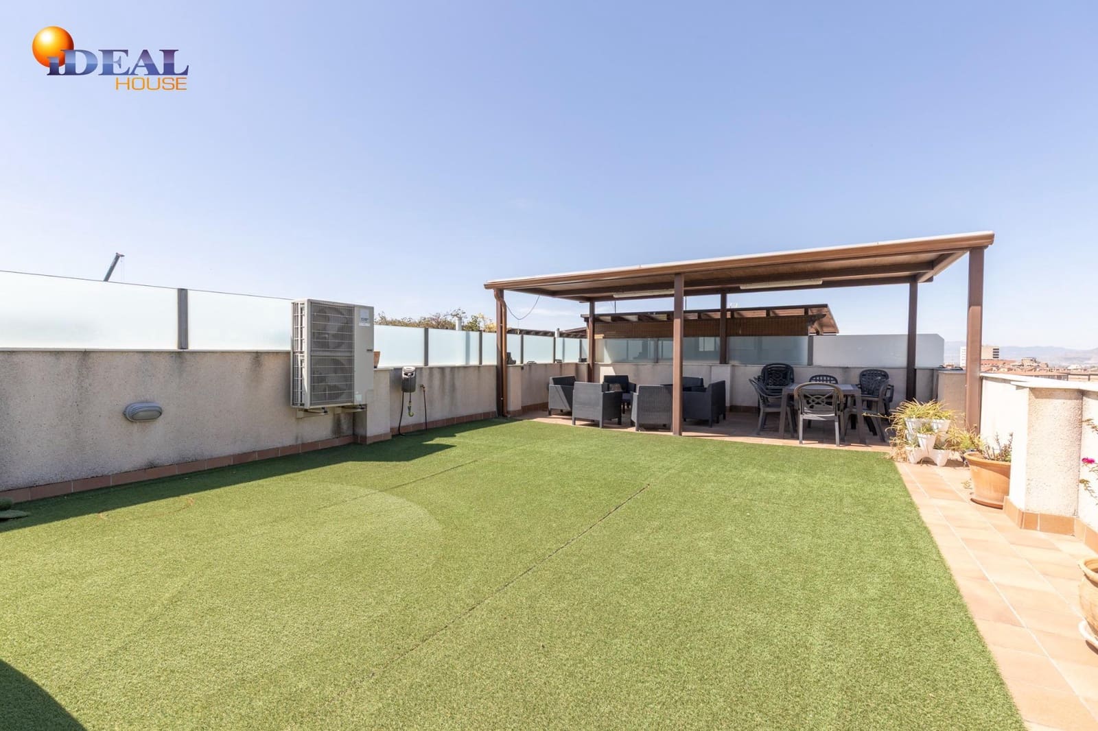 3 bedroom Flat for sale in Granada city with pool garage - € 595,000 (Ref: 9434020)