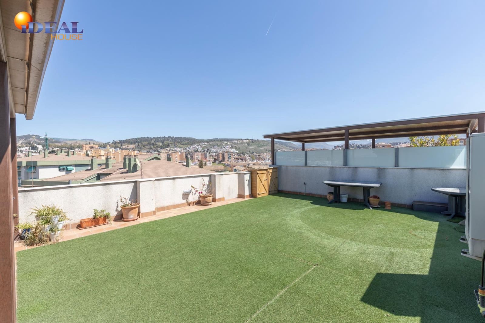 3 bedroom Flat for sale in Granada city with pool garage - € 595,000 (Ref: 9434020)