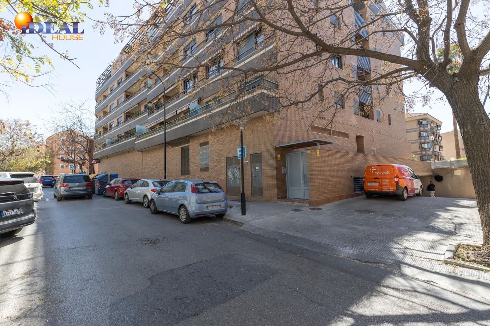 3 bedroom Flat for sale in Granada city with pool garage - € 595,000 (Ref: 9434020)