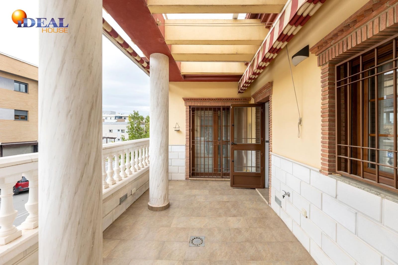 4 makuuhuone Rivitalo myytävänä paikassa Maracena mukana 
autotalli - 280 000 € (Ref: 9434021)