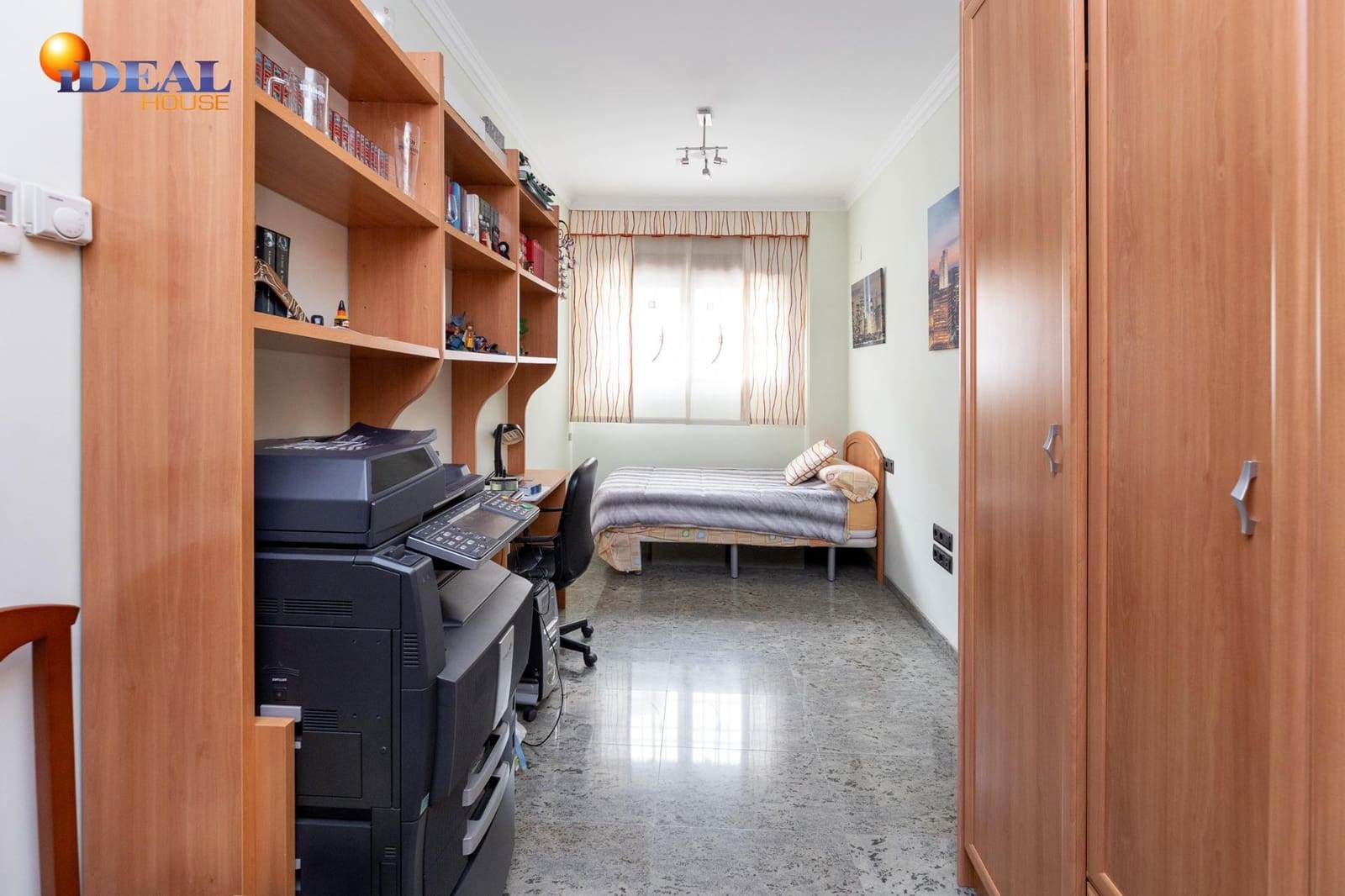 4 makuuhuone Rivitalo myytävänä paikassa Maracena mukana 
autotalli - 280 000 € (Ref: 9434021)