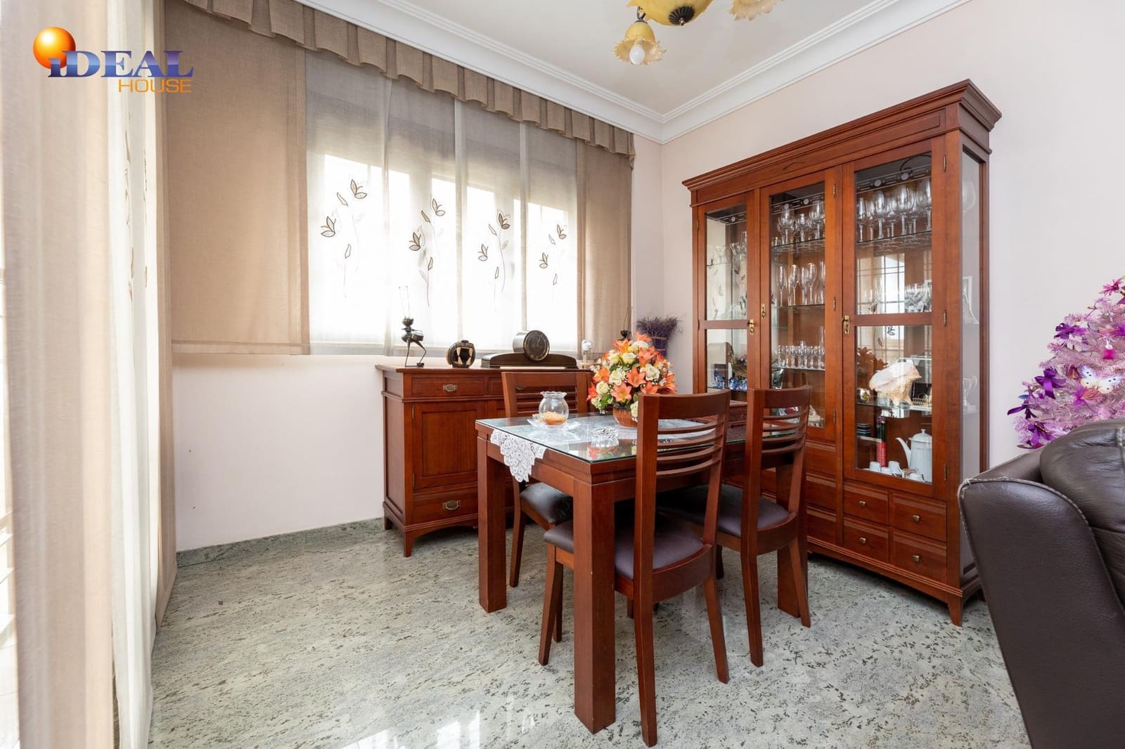 4 makuuhuone Rivitalo myytävänä paikassa Maracena mukana 
autotalli - 280 000 € (Ref: 9434021)