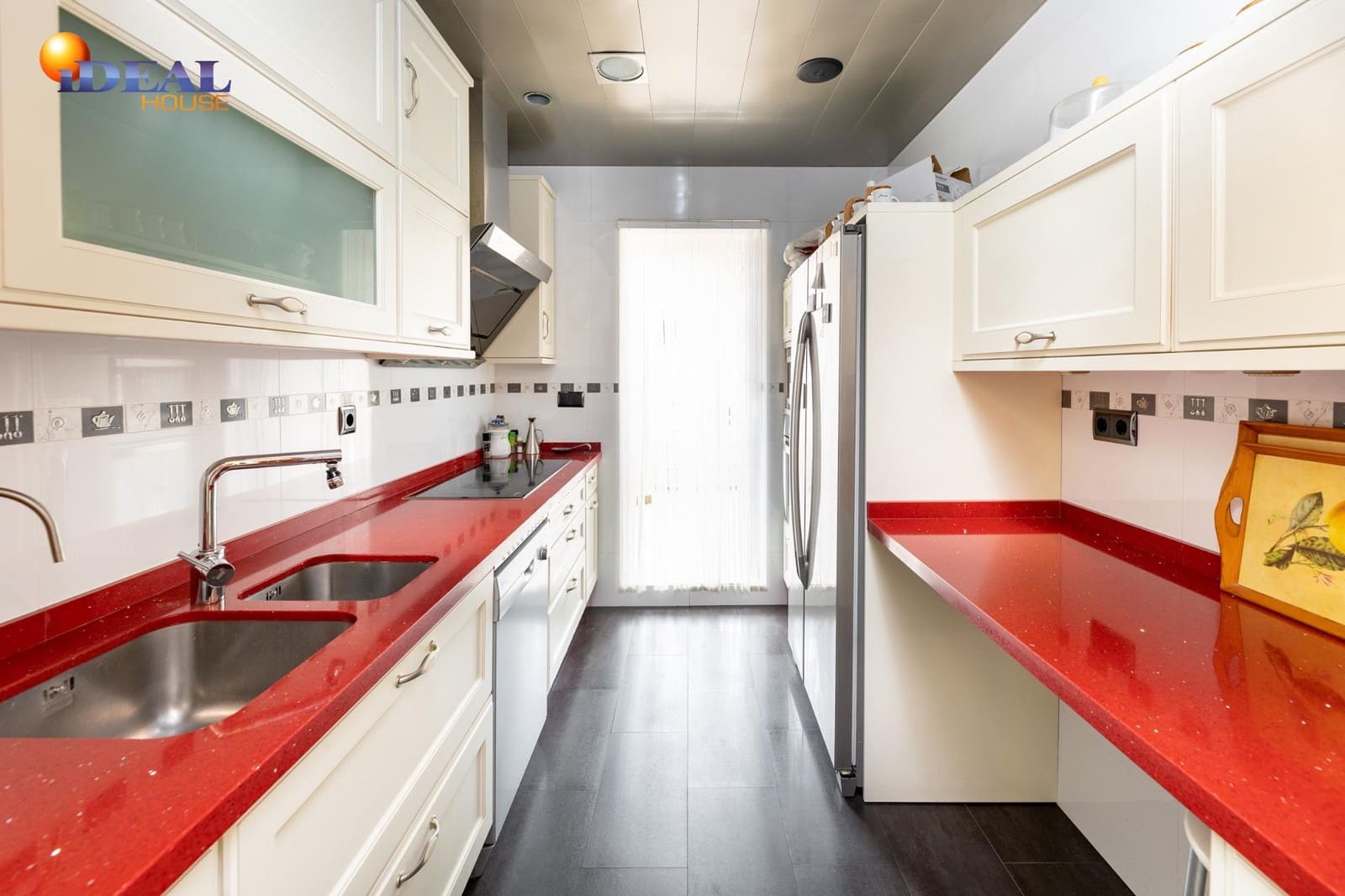 4 makuuhuone Rivitalo myytävänä paikassa Maracena mukana 
autotalli - 280 000 € (Ref: 9434021)