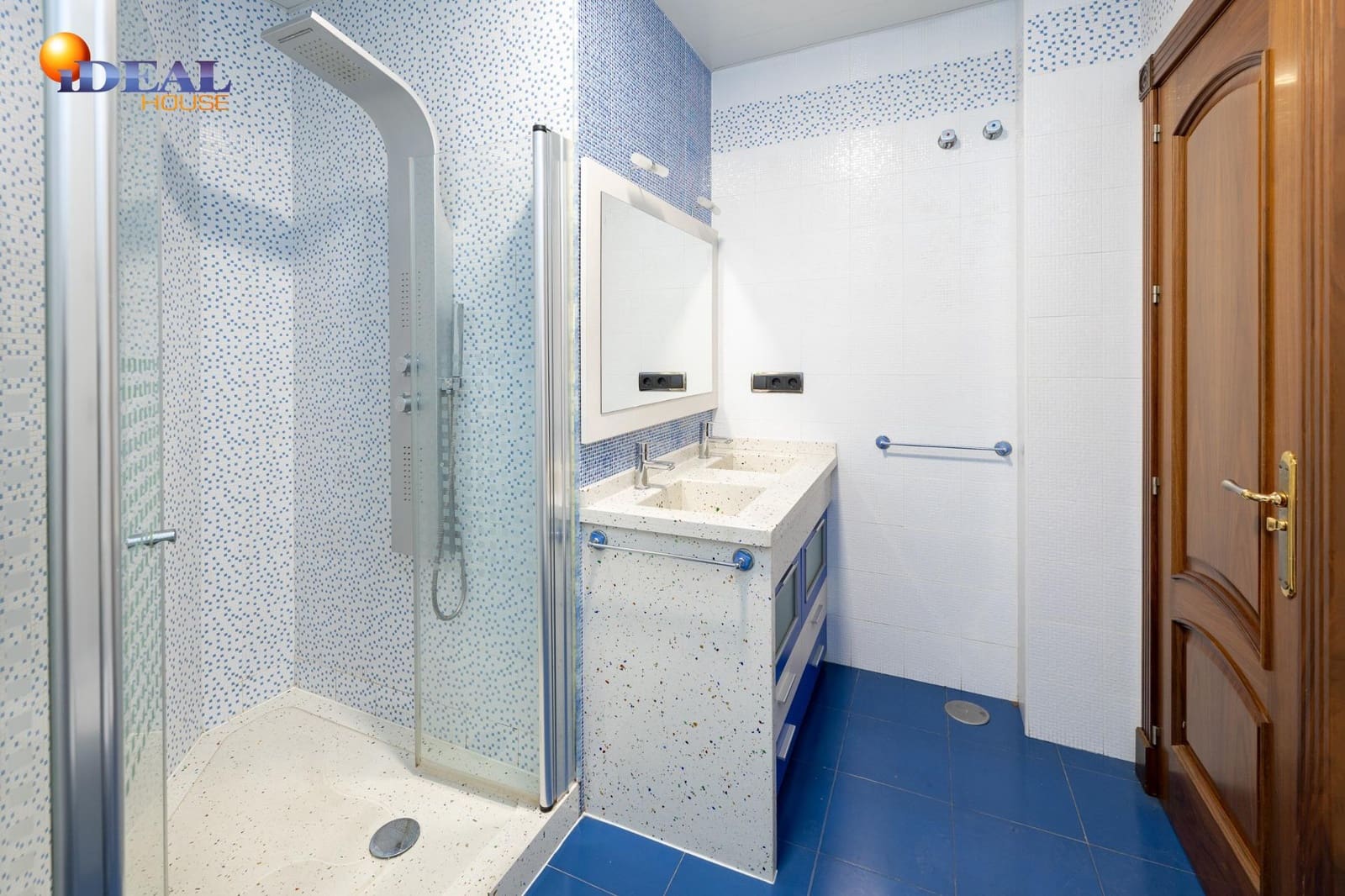 4 makuuhuone Rivitalo myytävänä paikassa Maracena mukana 
autotalli - 280 000 € (Ref: 9434021)