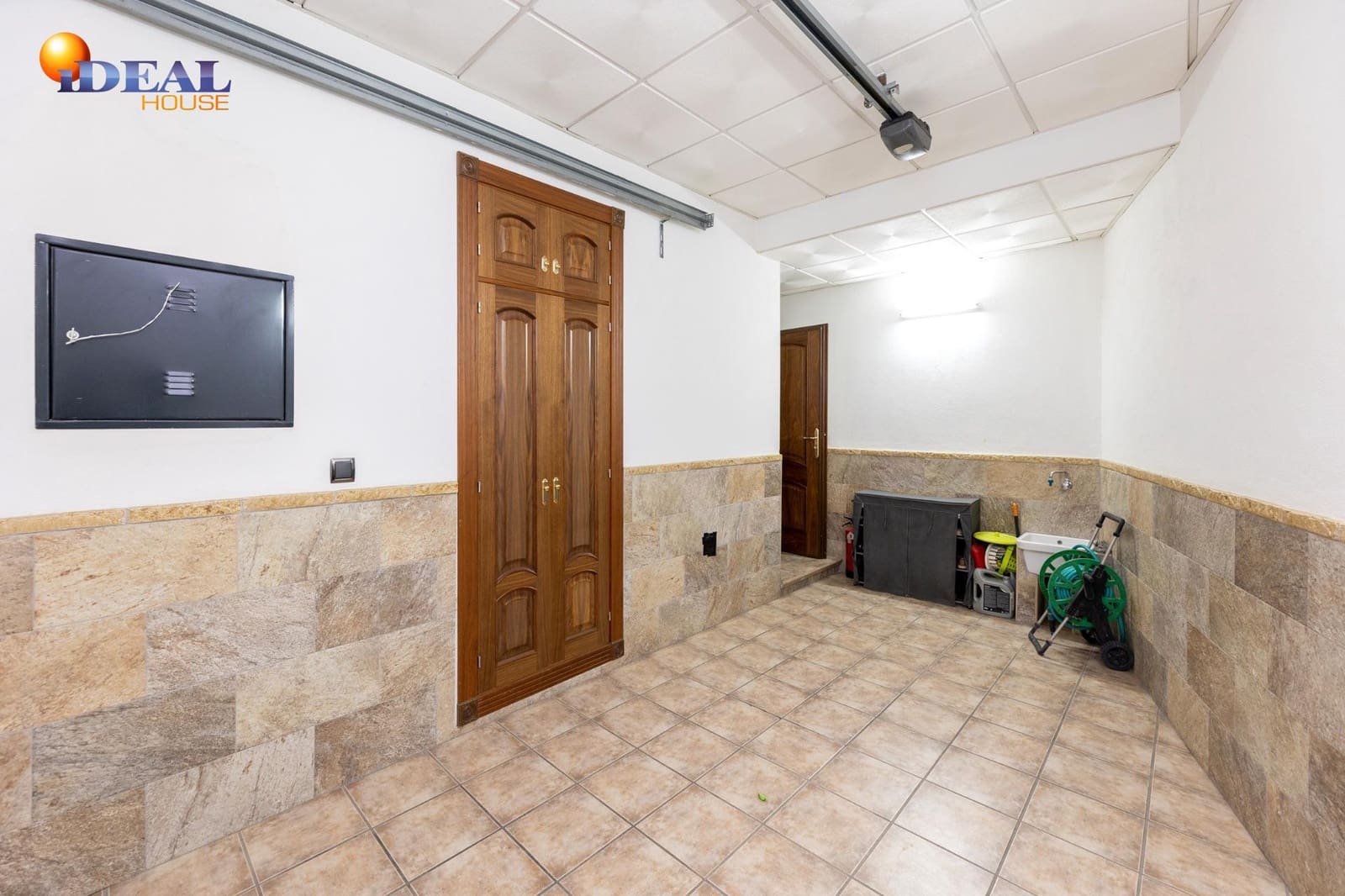 4 makuuhuone Rivitalo myytävänä paikassa Maracena mukana 
autotalli - 280 000 € (Ref: 9434021)