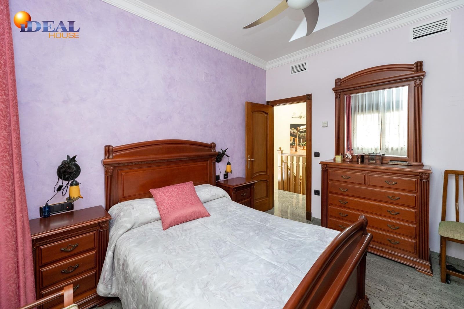 4 makuuhuone Rivitalo myytävänä paikassa Maracena mukana 
autotalli - 280 000 € (Ref: 9434021)