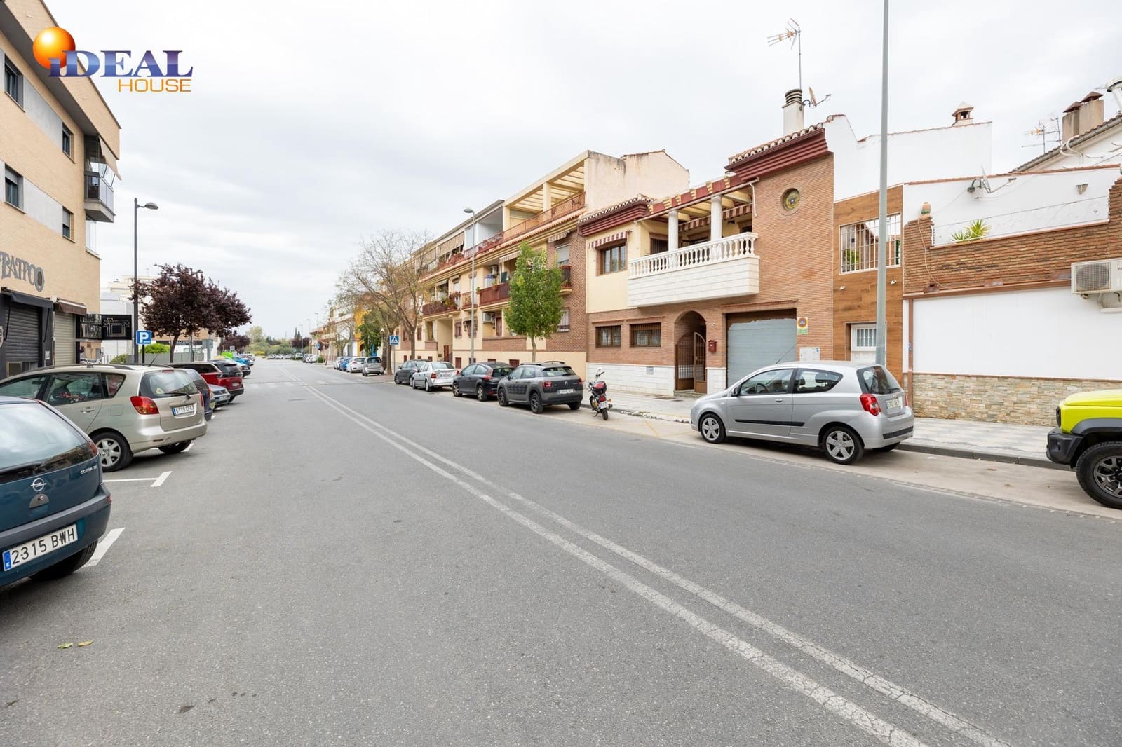 4 makuuhuone Rivitalo myytävänä paikassa Maracena mukana 
autotalli - 280 000 € (Ref: 9434021)