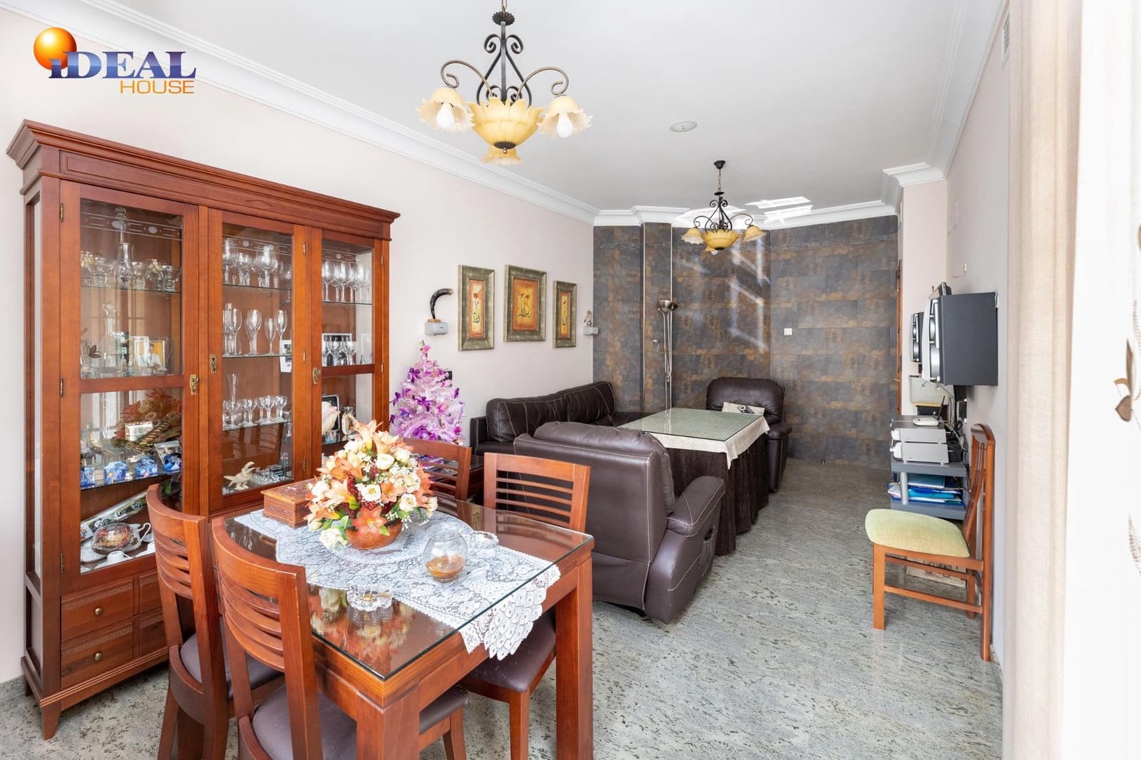 4 makuuhuone Rivitalo myytävänä paikassa Maracena mukana 
autotalli - 280 000 € (Ref: 9434021)