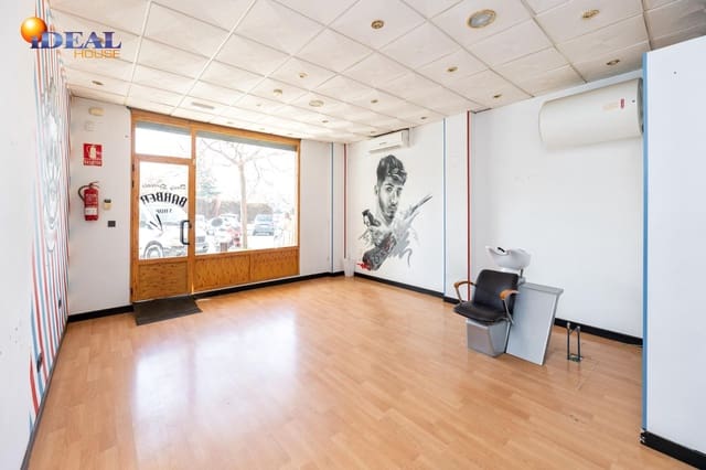 Commercial for sale in Granada city - € 49,900 (Ref: 9434022)