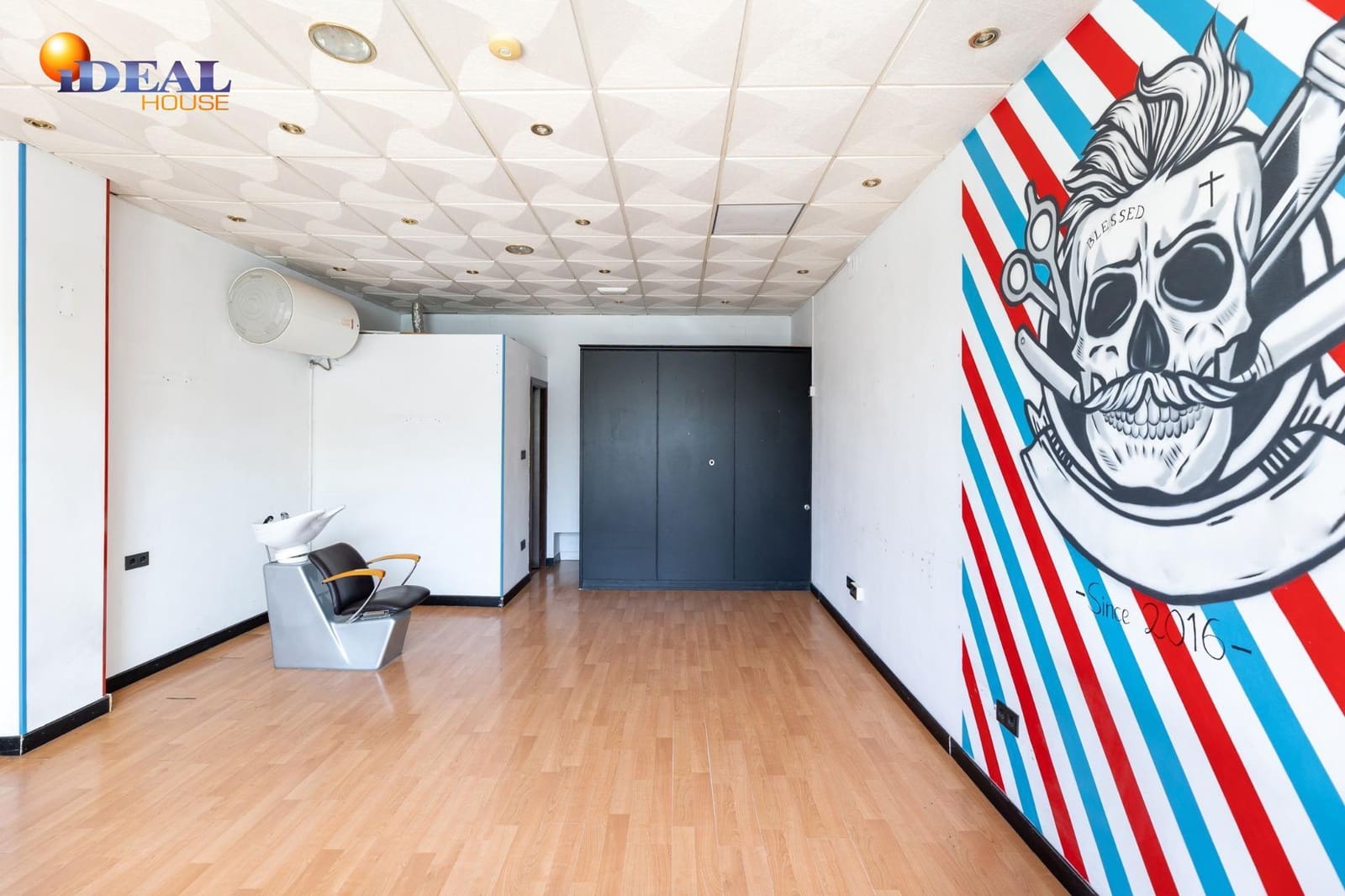 Commercial for sale in Granada city - € 49,900 (Ref: 9434022)